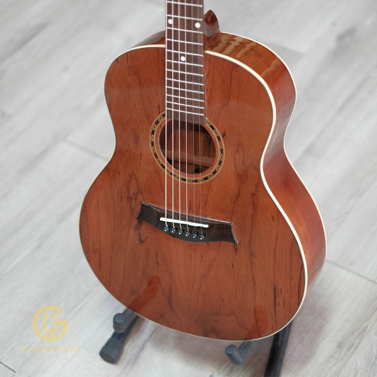 GUITAR ACOUSTIC MINI DHD